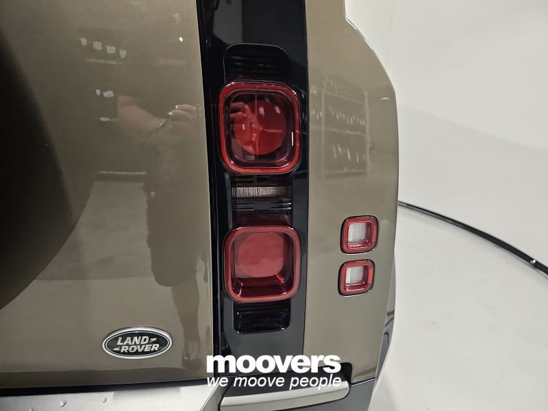 LAND ROVER Defender 110 3.0D I6 250 CV AWD Auto X-Dynamic HSE